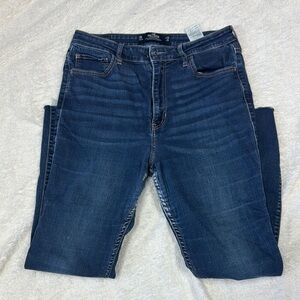 Hollister ultra high rise super skinny women’s size 30